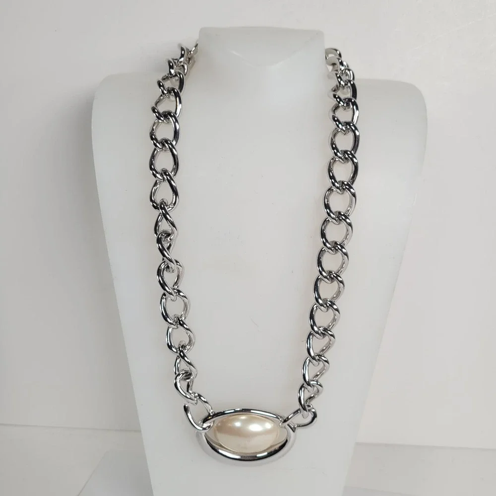 Vintage Monet Silver Tone Chunky Curb Chain Necklace‎ Oval Faux Pearl Statement